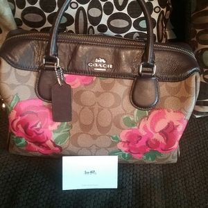 Gentley used Authentic Coach Bennett Bag.